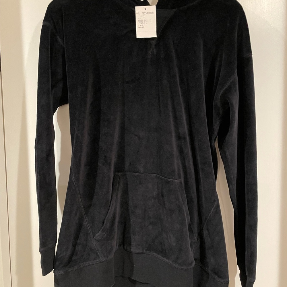 NWT ZELLA Black Long Sleeve Velvet Pullover Hoodie Women’s size Medium